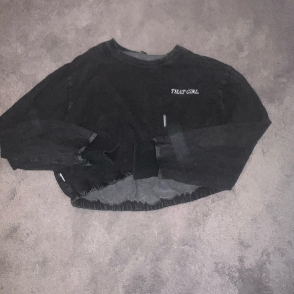 Minaa Monroe That Girl Long Sleeve Cropped Shirt. 
Charcoal Gray - Picture 2 of 3